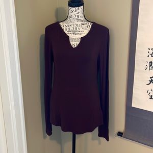 Gap women’s lightweight burgundy tunic style sweater, size large!